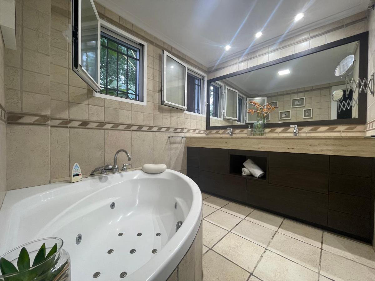 Chalet Exclusivo Bonalba Alicante Bagian luar foto